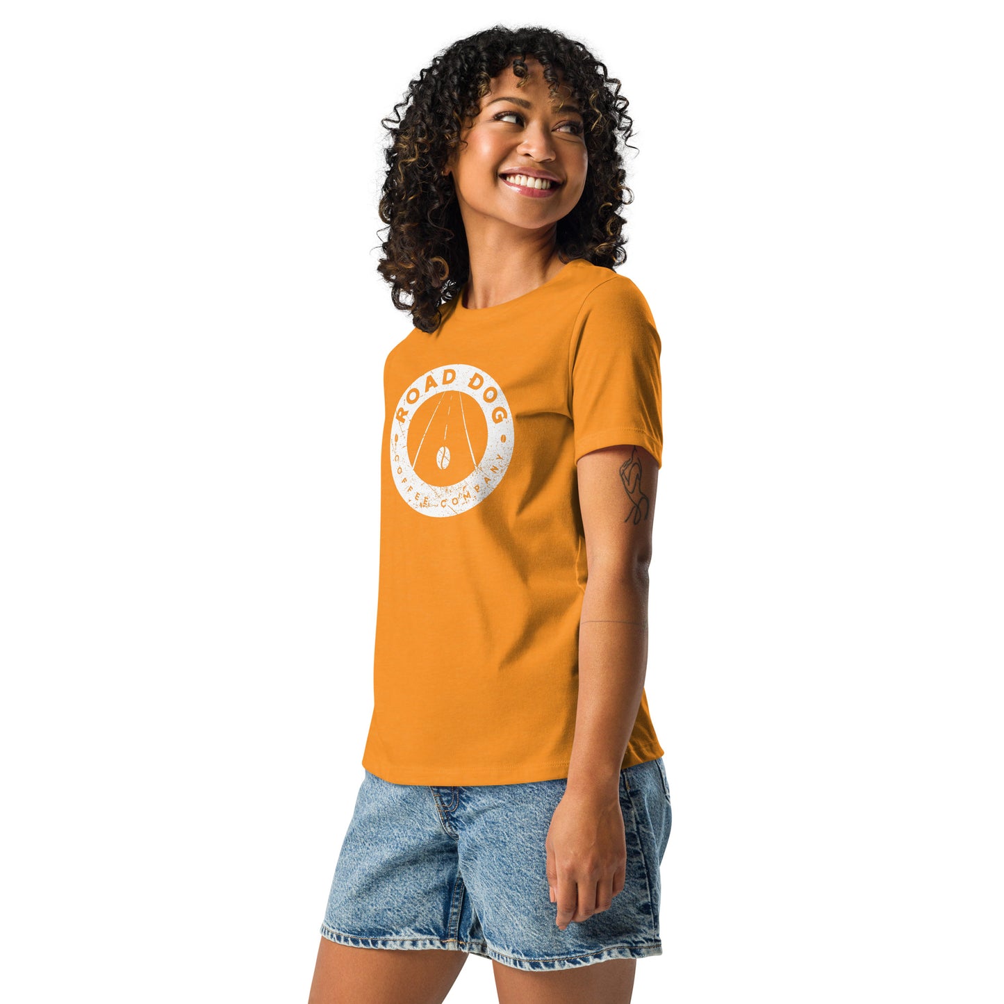 WOMEN'S RELAXED MEDALLION TEE