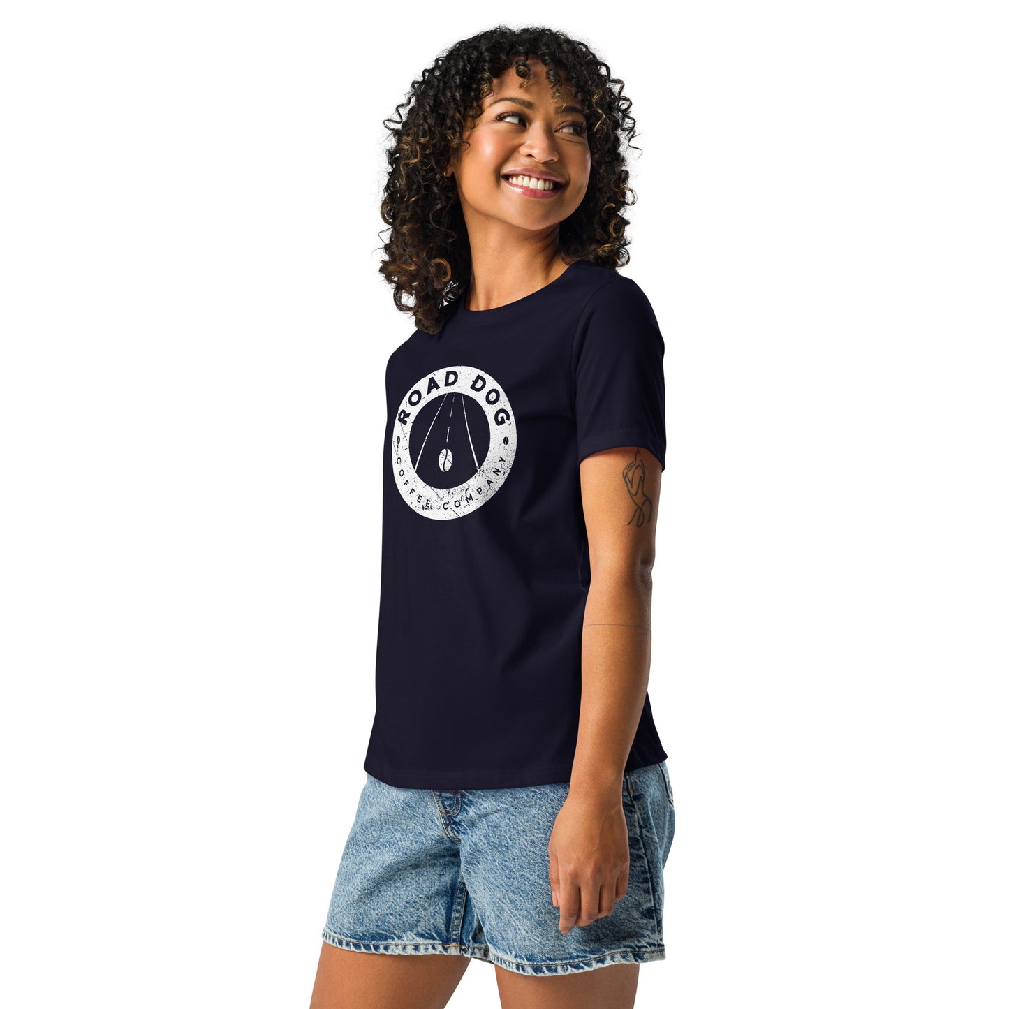 WOMEN'S RELAXED MEDALLION TEE